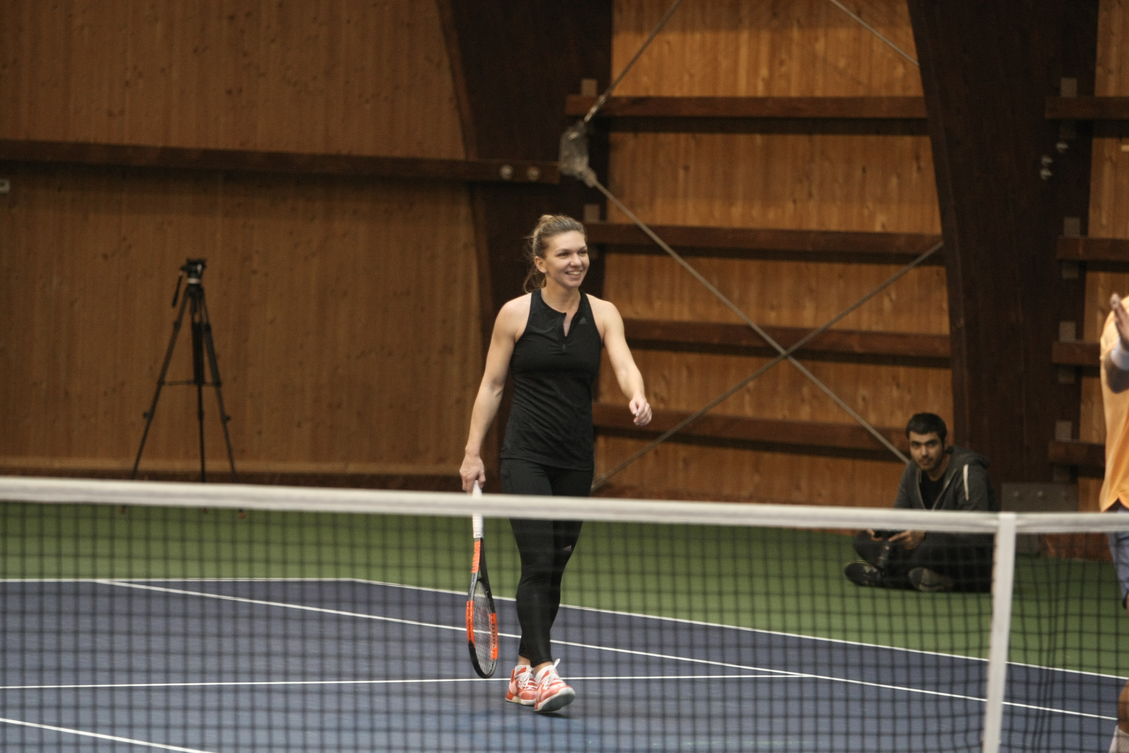 Simona Halep se antrenează în România. A primit o nuielușă de Moș Nicolae! Rămâne fără Cahill?| GALERIE FOTO