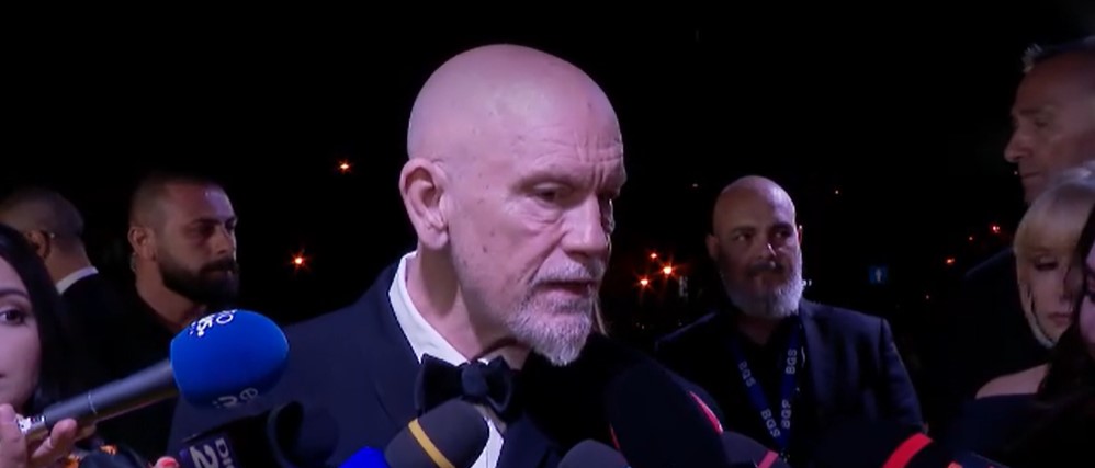 Premiera filmului „Cravata galbenă” a avut loc la București. John Malkovich și Sean Bean, prezenți la Sala Palatului