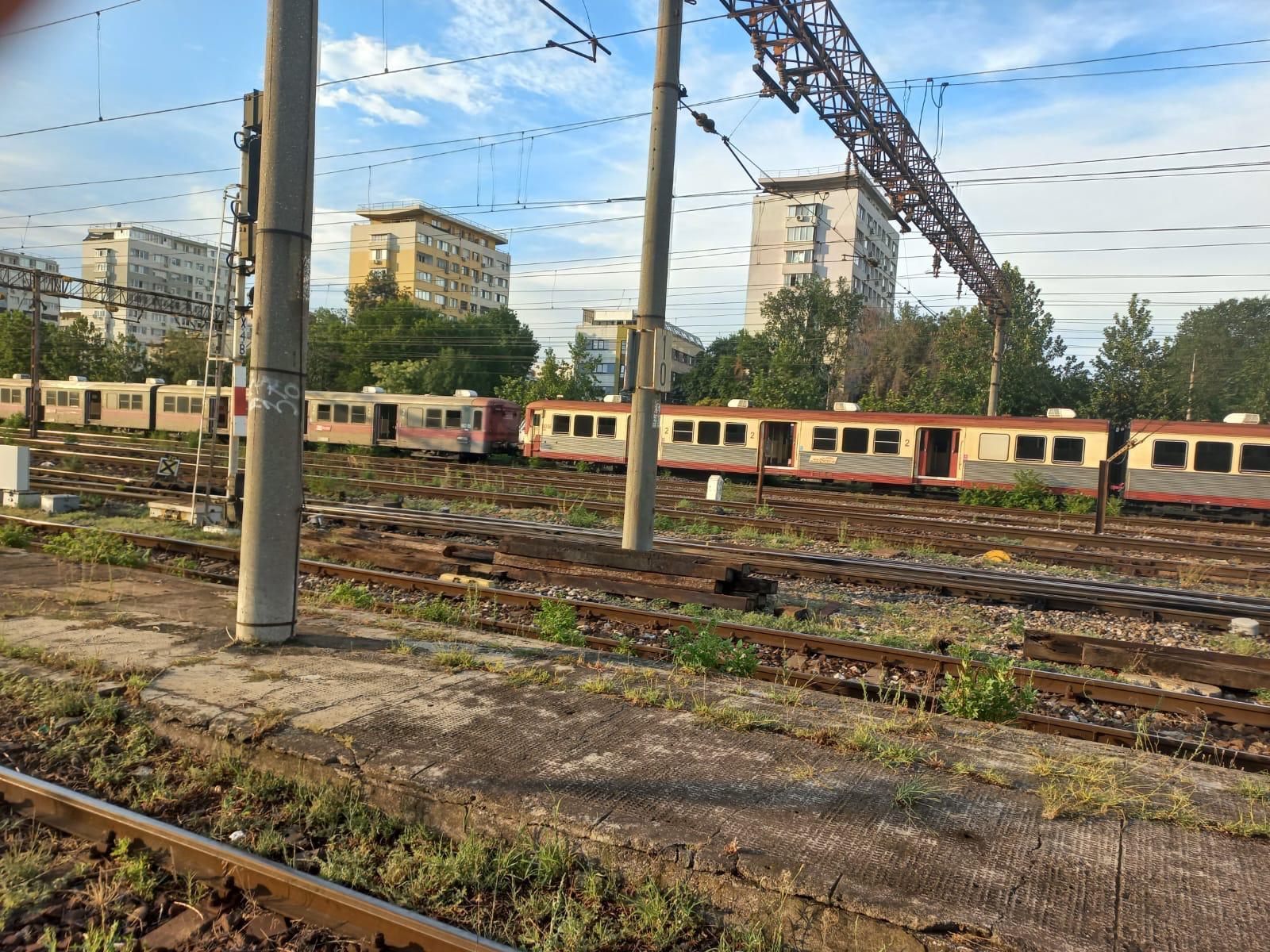 15 persoane rănite în Gara Basarab din București, după ce o locomotivă a lovit vagoanele la care urma să se cupleze