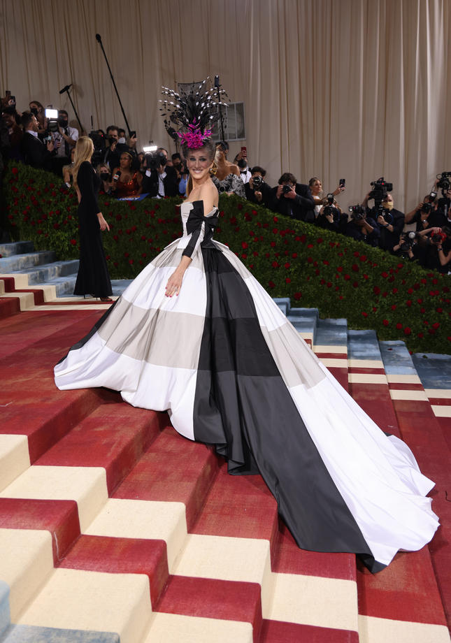 Cele mai bune ținute de la Met Gala 2022. O vedetă a venit îmbrăcată în rochie de mireasă