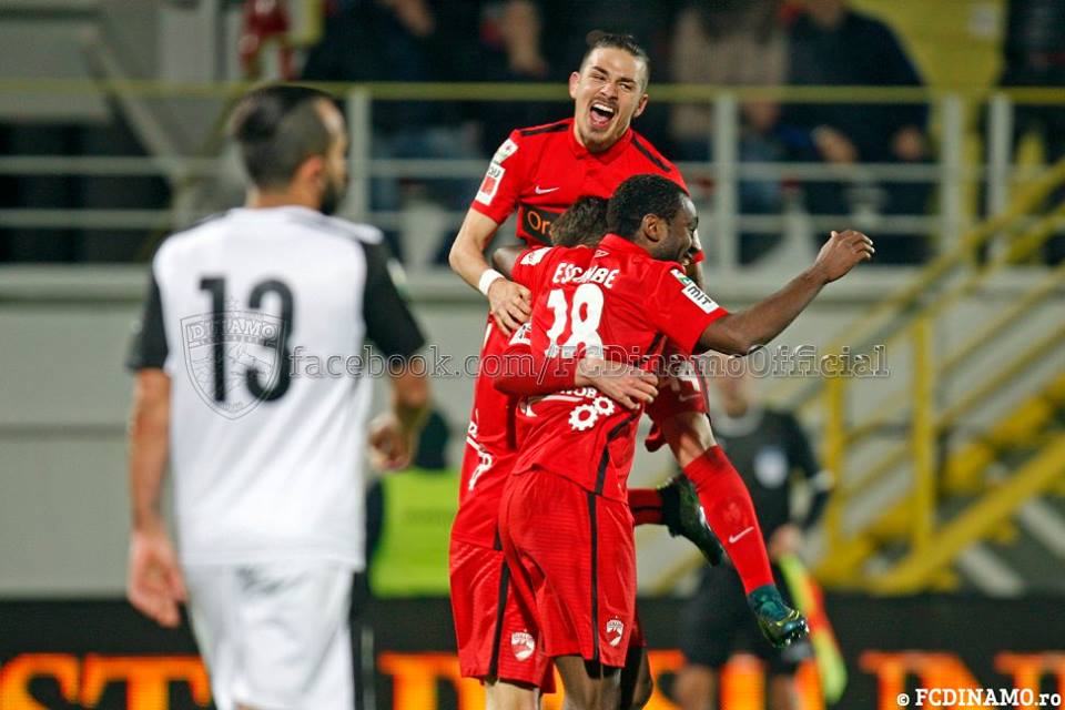 Liga I, etapa a 26-a. Astra - Dinamo 1-1. ^Dorin Rotariu a deschis scorul, Daniel Florea a egalat norocos. Steliano Filip, eliminat. Arbitrul a întrerupt meciul două minute / VIDEO