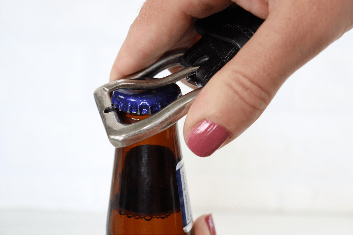 7 other ways to open a bottle if you don\'t have an opener