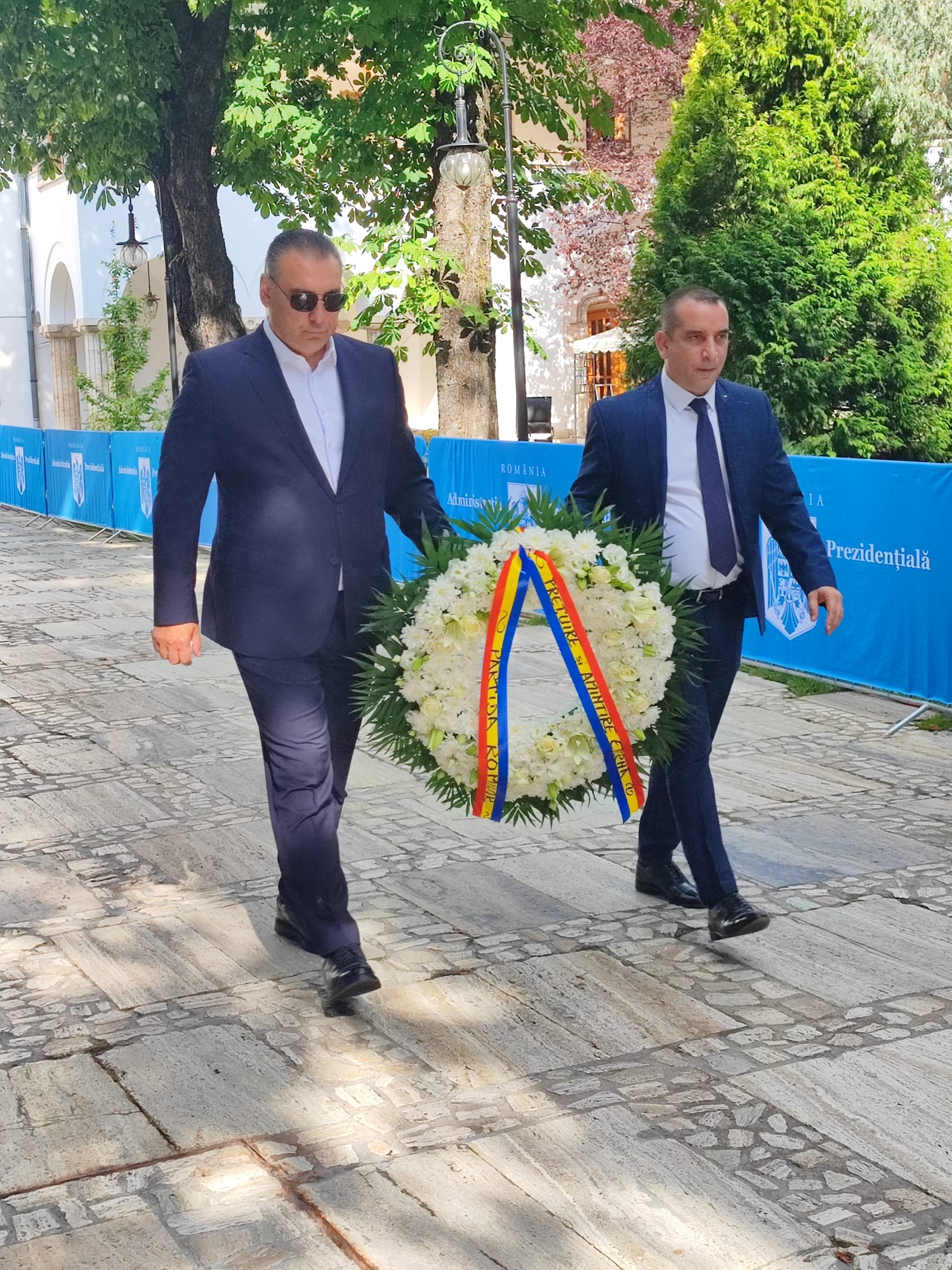 Funeralii de stat pentru Ion Iliescu. Ultimele omagii aduse în fața sicriului fostului președinte, în Sala Unirii, la Palatul Cotroceni