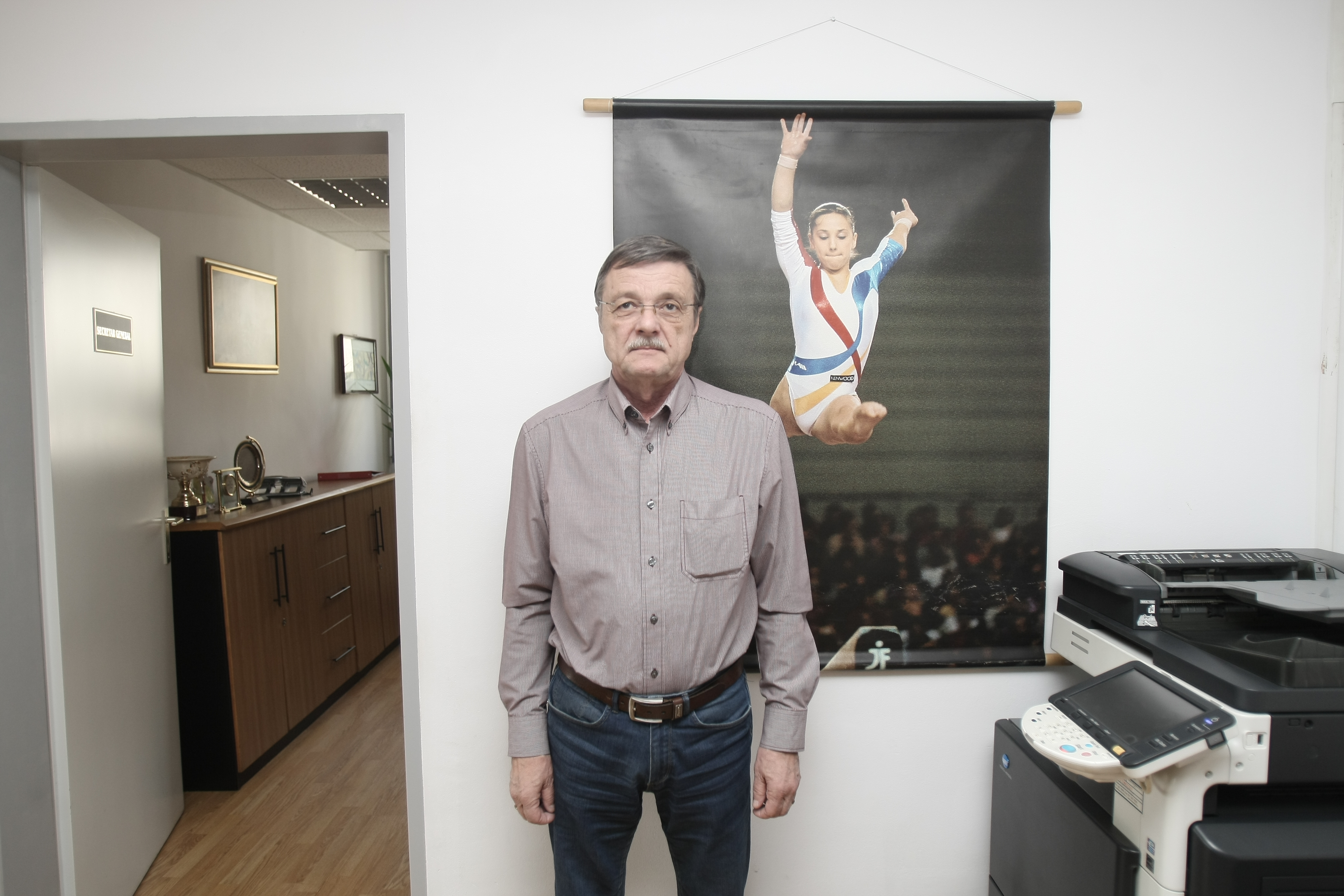 ”Părinții mei au murit îmbrățișați” | Președintele Federației Române de Gimnastică a ascuns 40 de ani tragedia prin care a trecut la cutremurul din 77. VIDEO EXCLUSIV