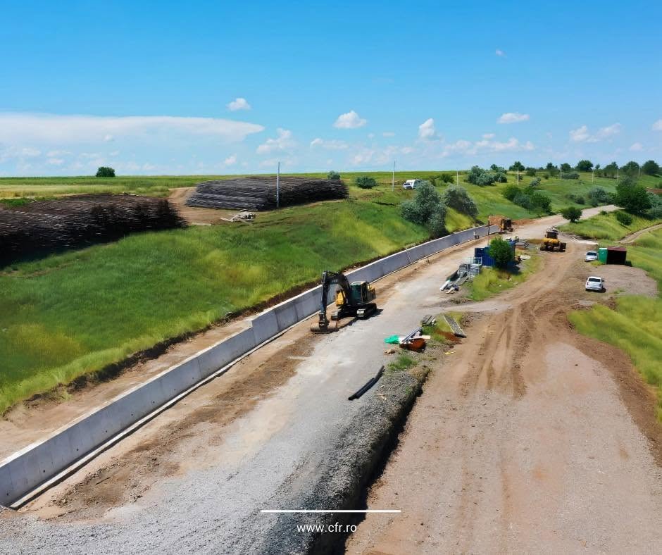 Peste 2.100.000.000 de lei costă modernizarea primei căi ferate din România. Când vor circula trenurile cu 120 km/h spre Giurgiu și Bulgaria