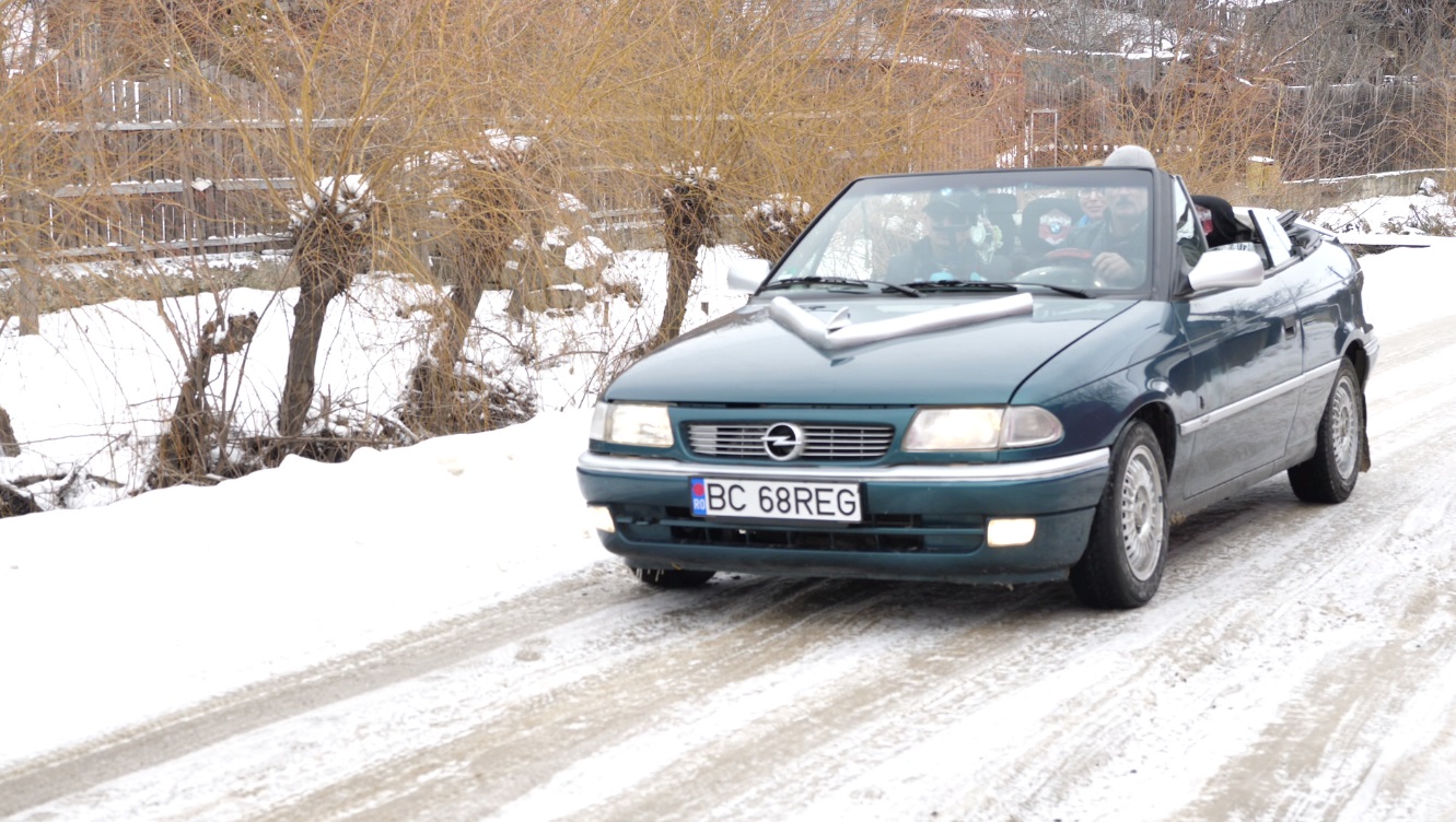 VIDEO. Cicică din Solonț și-a făcut BMW dintr-un Opel: „Am cea mai frumoasă mașină din România”