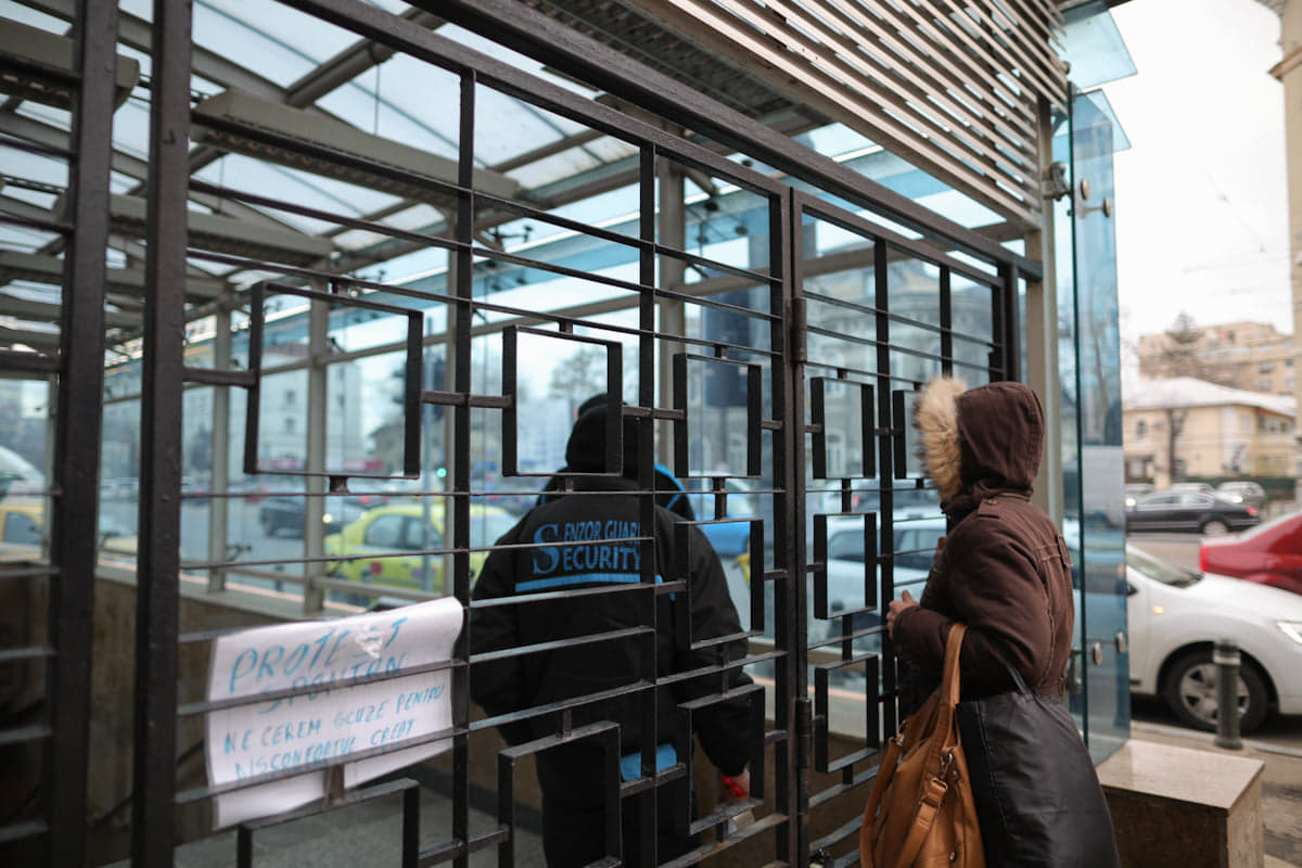 Circulaţia metrourilor, blocată din cauza protestului spontan al sindicaliștilor. Ministrul Transporturilor anunță că a depus plângere penală la DNA împotriva celor responsabili