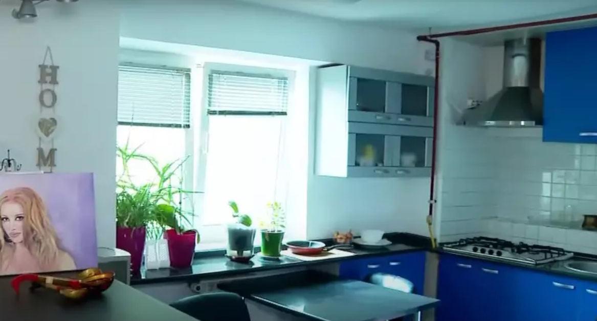 Imagini cu apartamentul în care locuiește Viorel Lis cu soția Oana. Ea a fost nevoită să vândă lucruri din casă pentru a face rost de bani