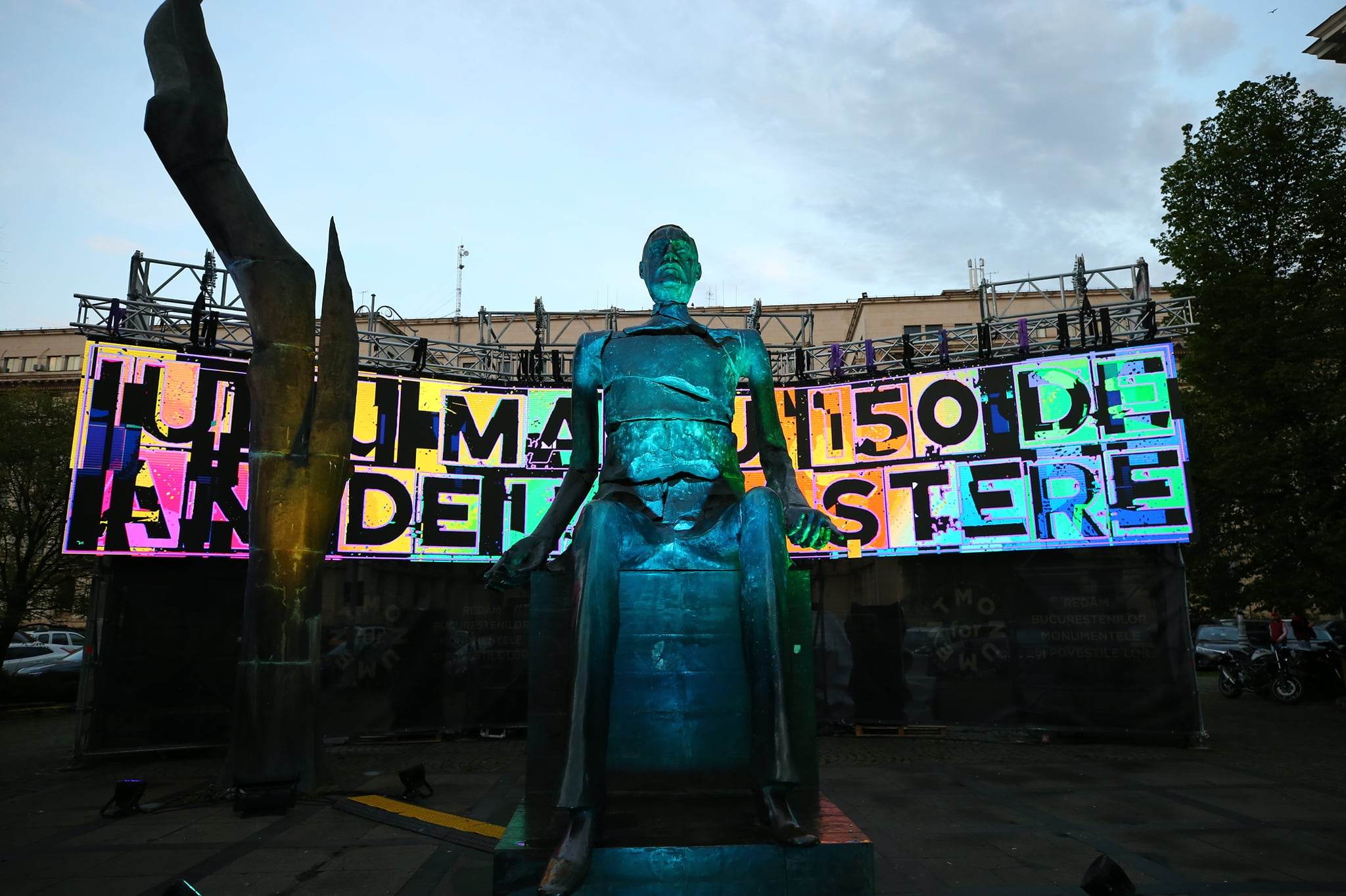 Spotlight 2023. Imagini spectaculoase surprinse pe Calea Victoriei de la festivalul luminilor