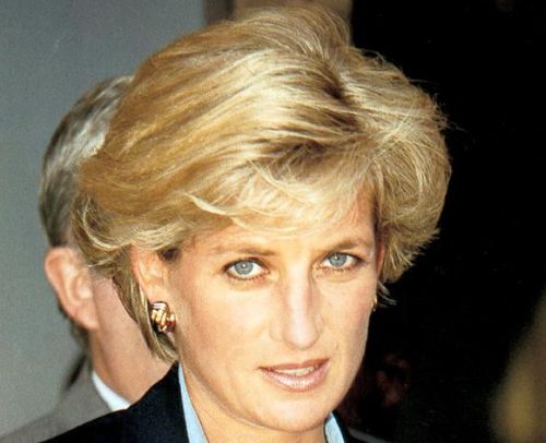FOTO | Replica de neuitat a Prințesei Diana pentru Camilla Parker