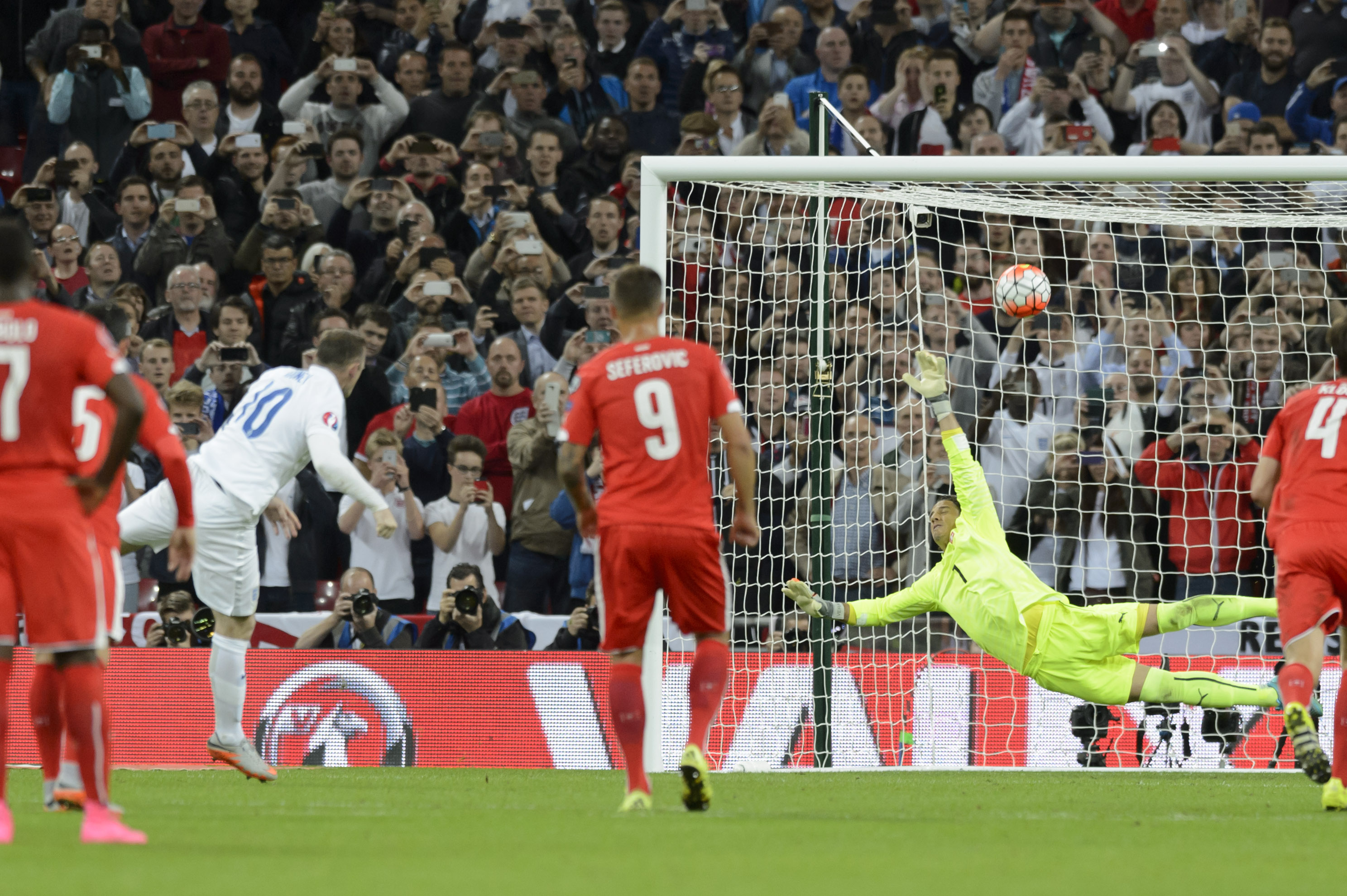 PREL. EURO 2016 / Granzii au câștigat pe linie, Suedia umilită acasă. Recordul lui Rooney