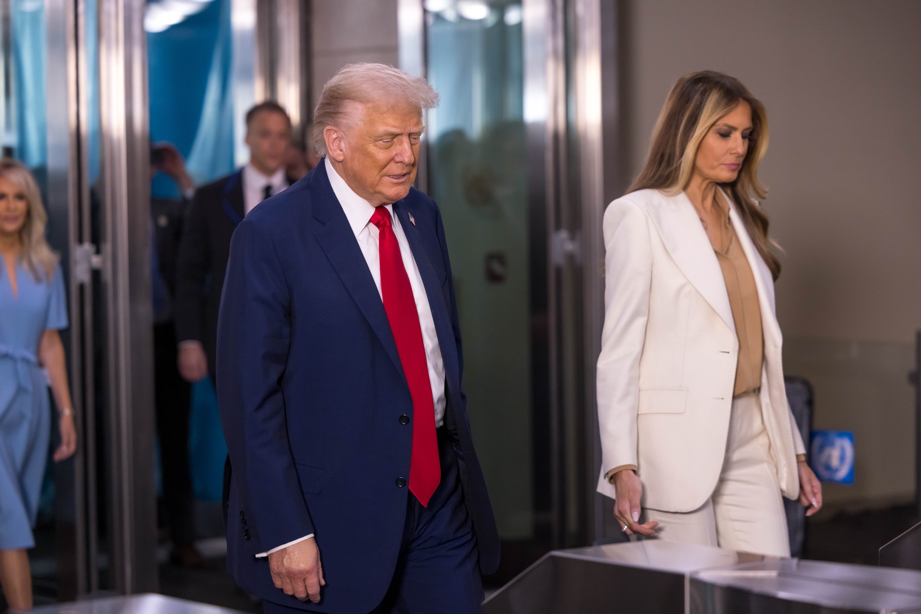 Scara rulantă de la ONU s-a stricat când Donald Trump și Melania au pășit pe ea: „Prima-doamnă era să cadă” I VIDEO