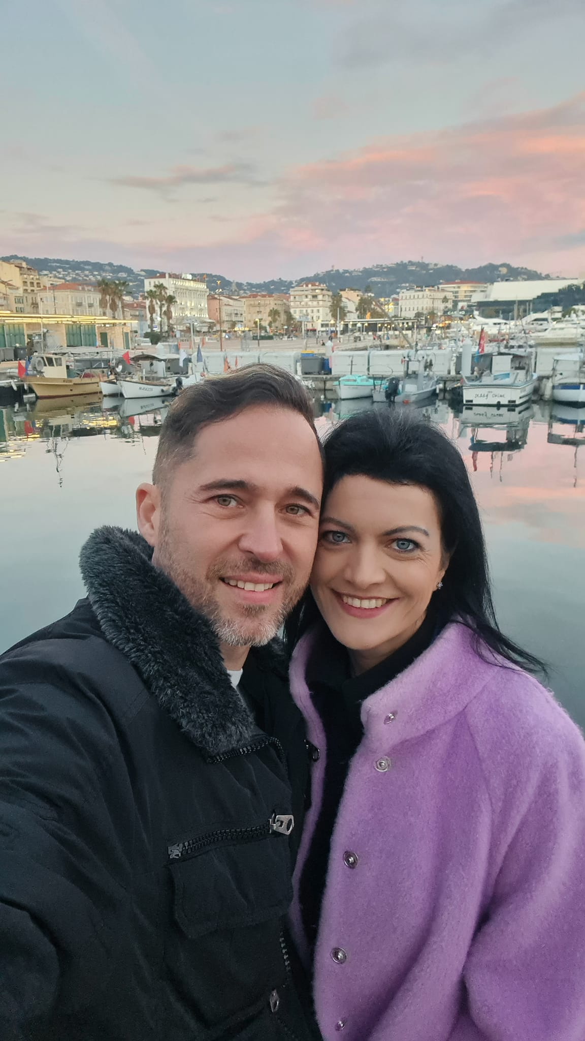 Cum se desfășoară viața copiilor lui Dinu și ai Deei Maxer, după ce aceștia au divorțat. „Chestia cu mutatul în același bloc funcționează”