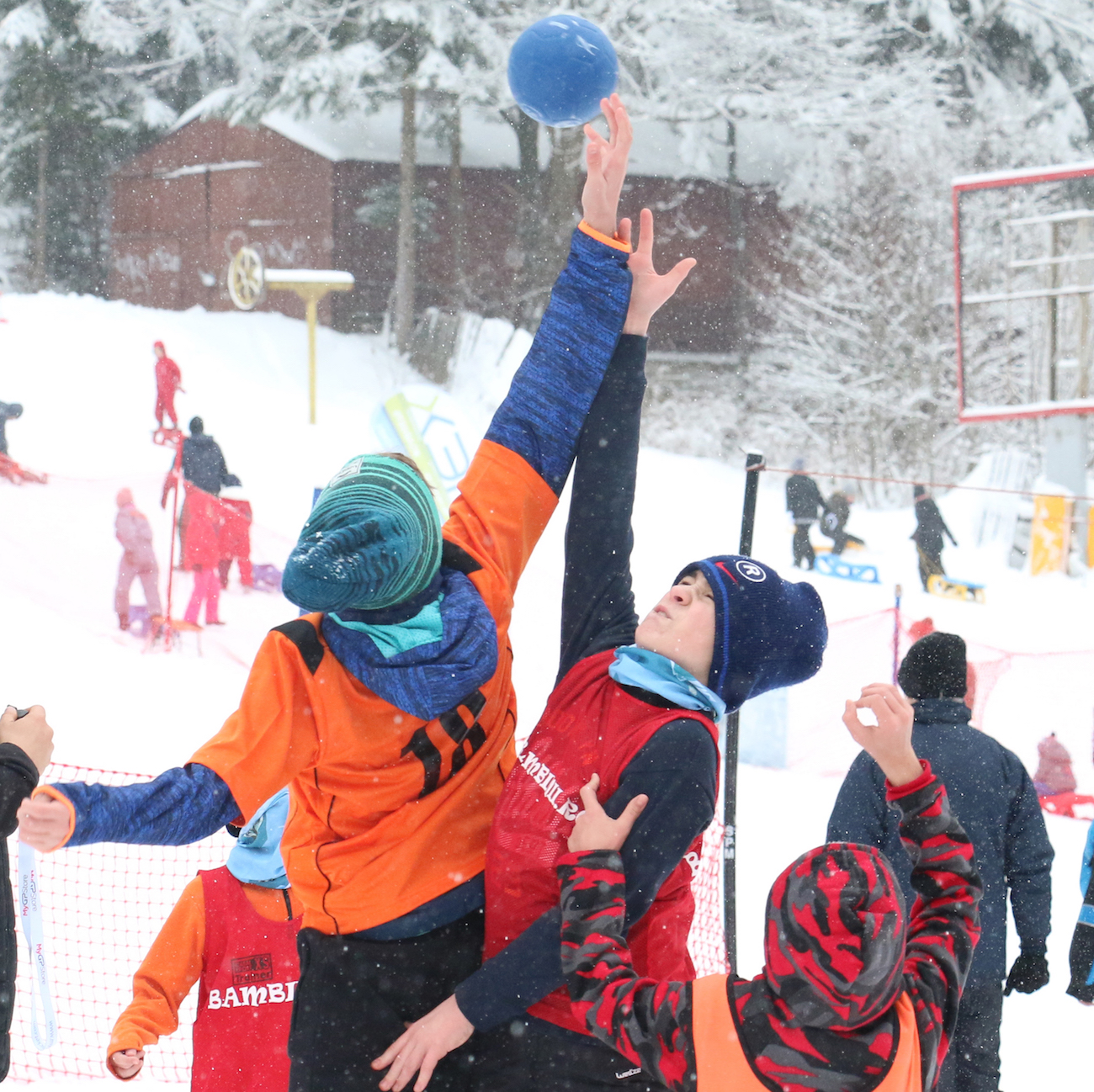 Primul festival de handbal pe zăpadă din România / GALERIE FOTO