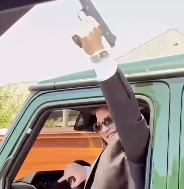 Primele imagini de la nunta de lux a fiului lui Ramzan Kadîrov: „A tras cu un pistol aurit, a purtat ceas de 27,7 de milioane de dolari”