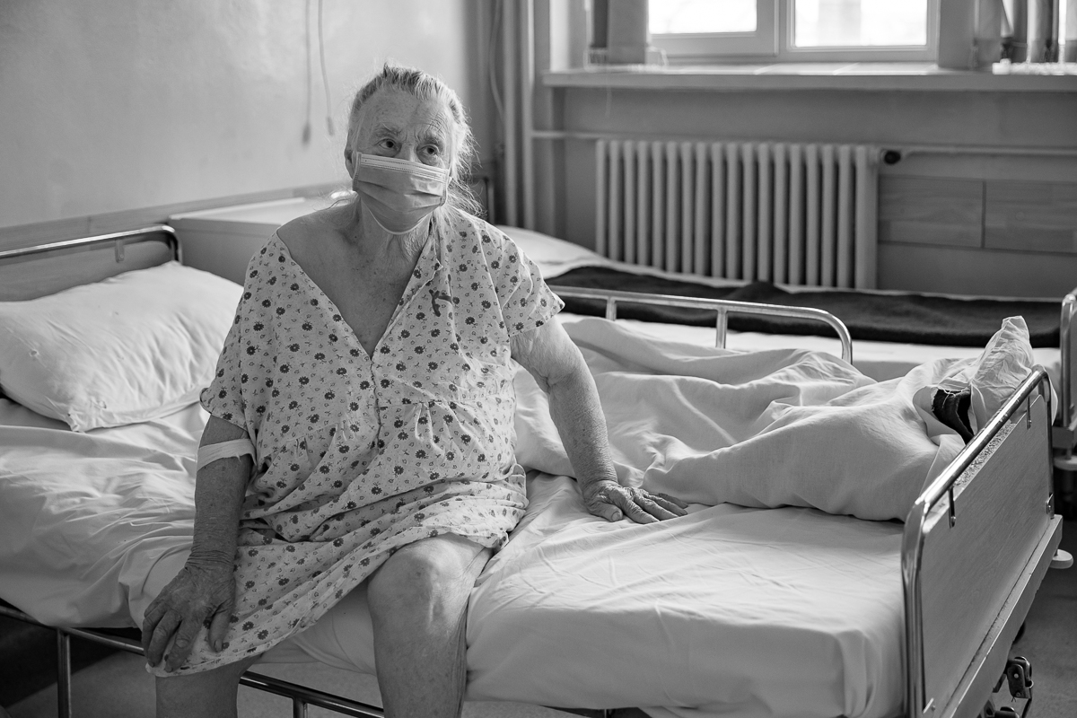 Despre oxigen, cafeină şi spiritul sacrificat al sărbătorilor în spitalul COVID din Roşiori de Vede: „O să picăm toţi la un moment dat”