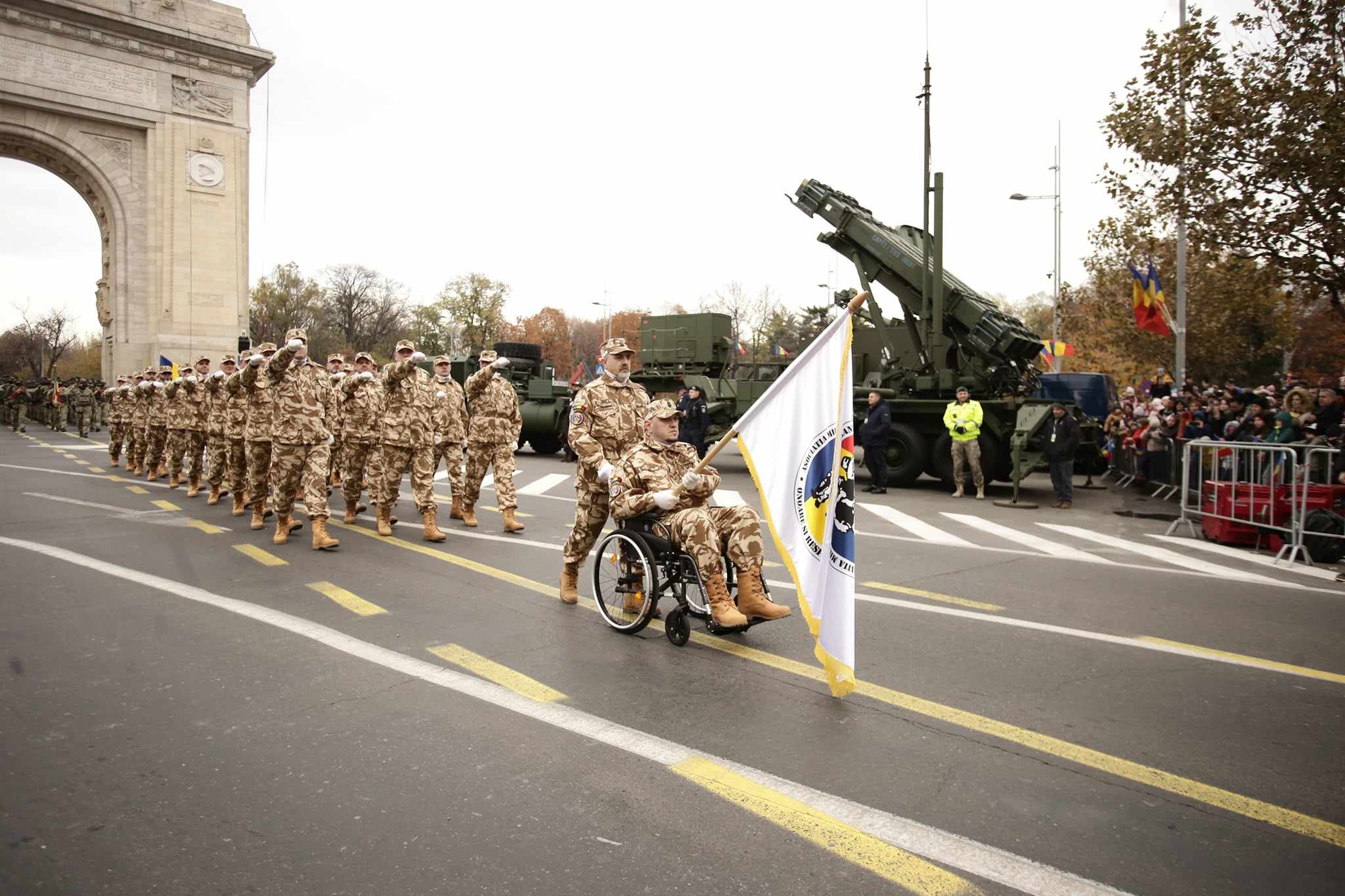 Parada de 1 decembrie 2023 din București. Peste 2.400 de militari, avioane F-16 și Eurofighter au defilat în fața a circa 100.000 de persoane