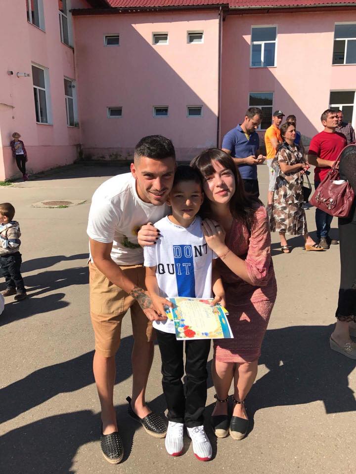 Nicolae Stanciu și-a petrecut vacanța de vară cu familia, iubita și cu viitorii socri | GALERIE FOTO
