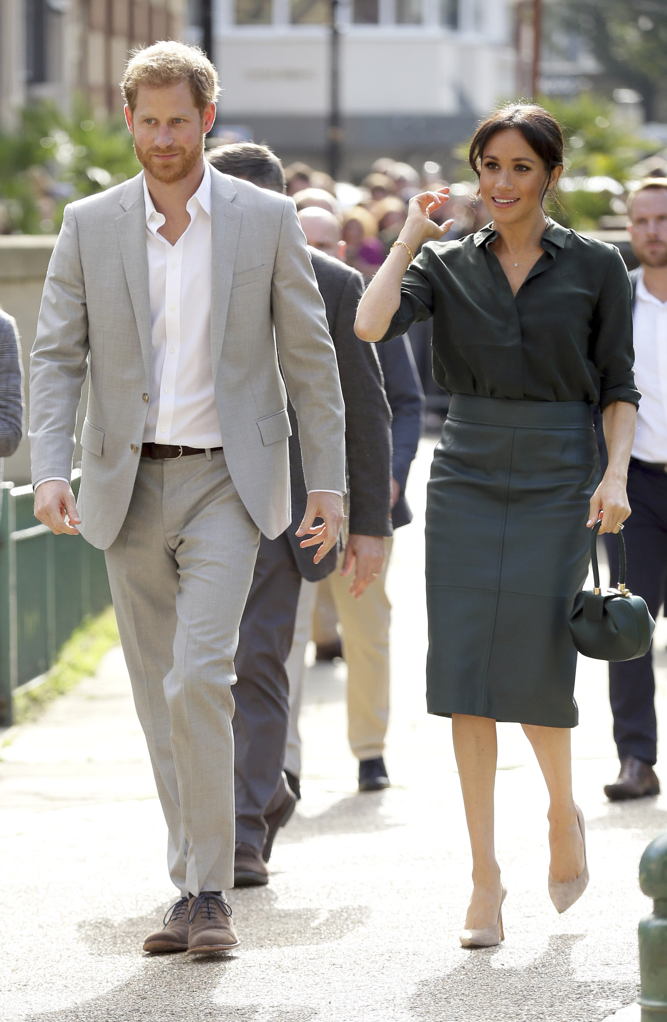 Motivul pentru Meghan Markle și Kate Middleton poartă poșetele în mâna stângă | FOTO