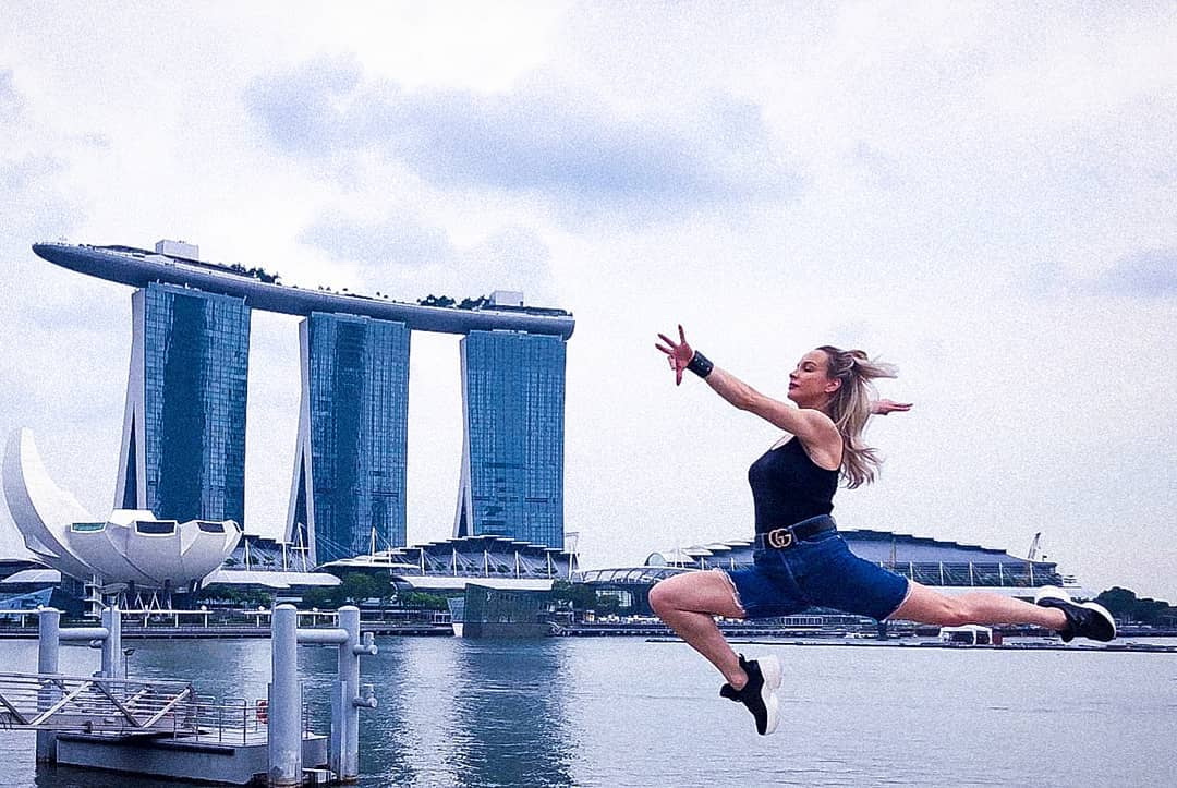 A luat Asia la pas! Sandra Izbașa, dublă campioană olimpică, a fost în vacanță în Vietnam, Singapore, Malaezia și Hong Kong