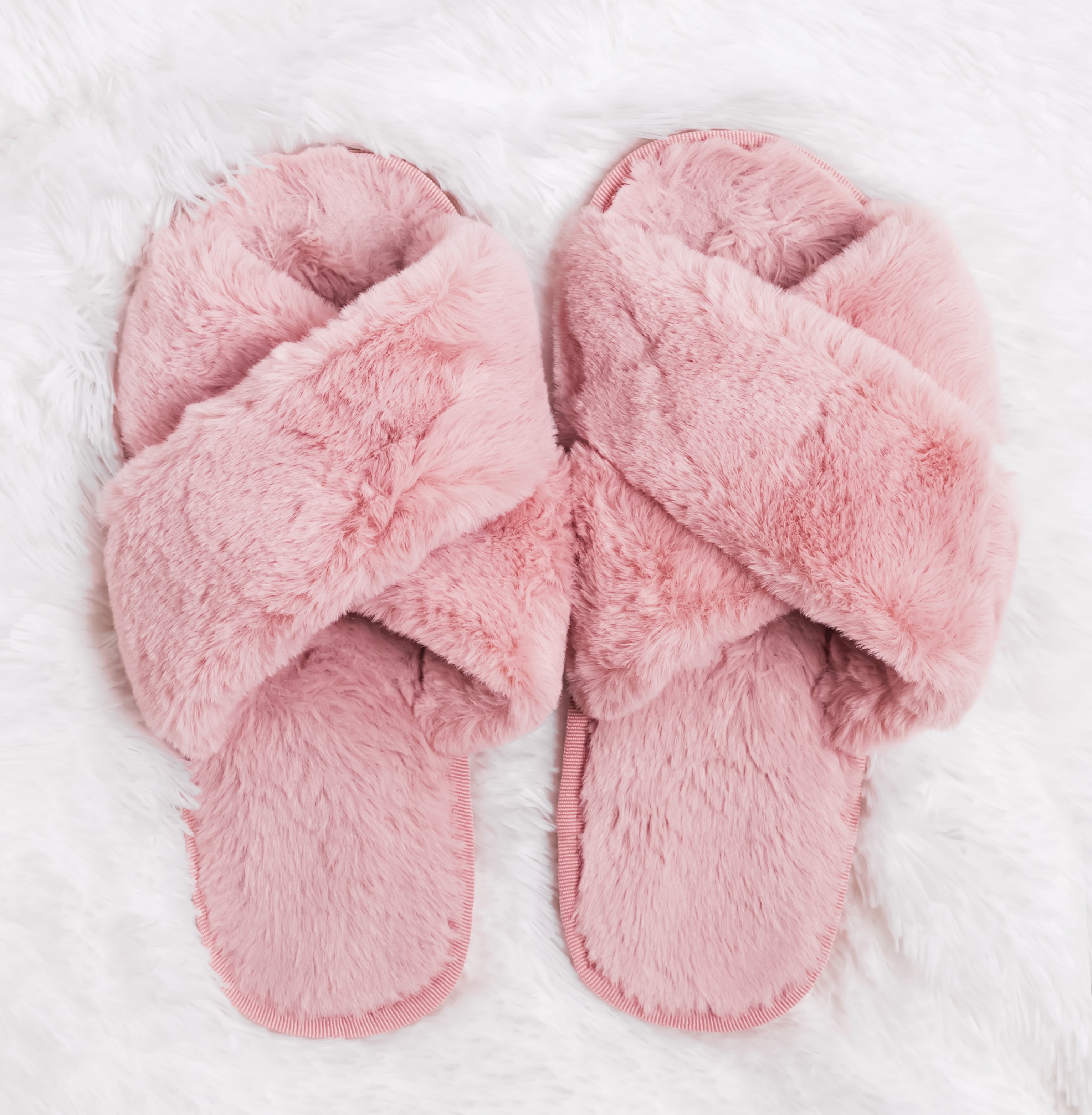 Ezekre a bundás papucsokra neked is szükséged van