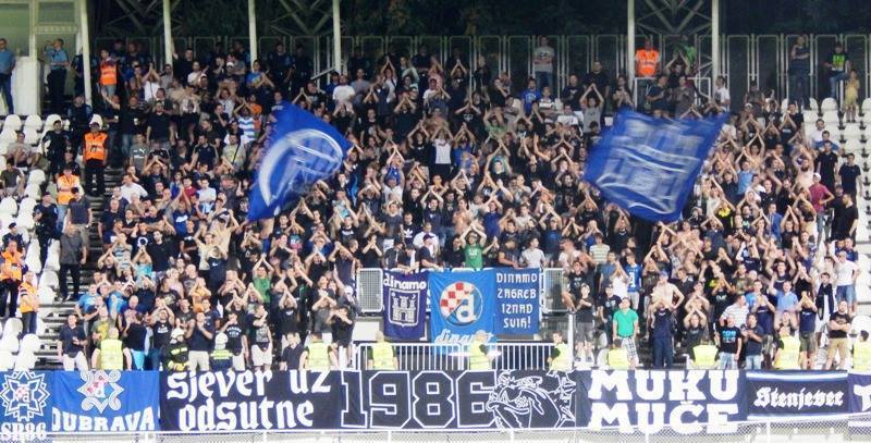 VIDEO&FOTO / Fanii formaţiei Dinamo Zagreb îi AMENINŢĂ pe "lupi"