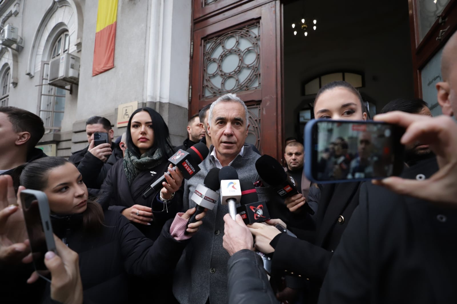 Călin Georgescu va fi judecat pentru propagandă legionară: toate excepțiile au fost respinse de judecători