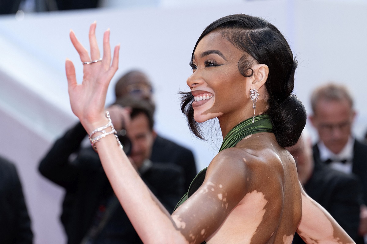 Fotomodelul care a făcut furori la Cannes 2023. Winnie Harlow a impresionat pe covorul roșu