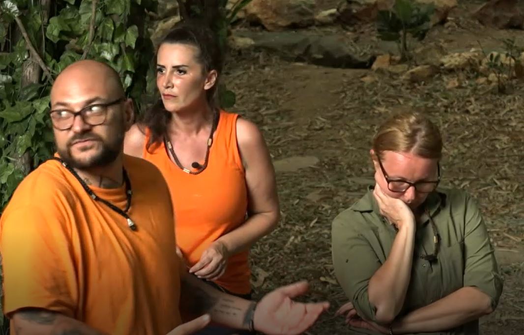 Un nou val de înjurături la „Sunt celebru, scoate-mă de aici!”. Scandal între două concurente. „Taci, fă, când vorbesc eu şi liniştea tace”