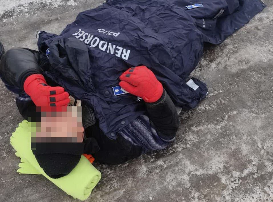 Szolgálati dzsekivel és polártakaróval mentettek életet Tiszaburán