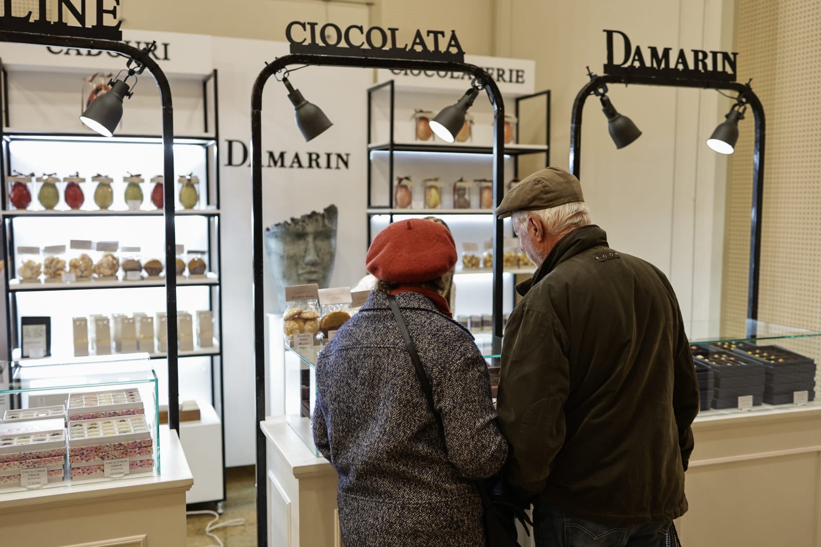 „Ciocolata lui Eminescu” și pralinele cu bere, vedetele festivalului Chocolate Saga, de la Biblioteca Națională