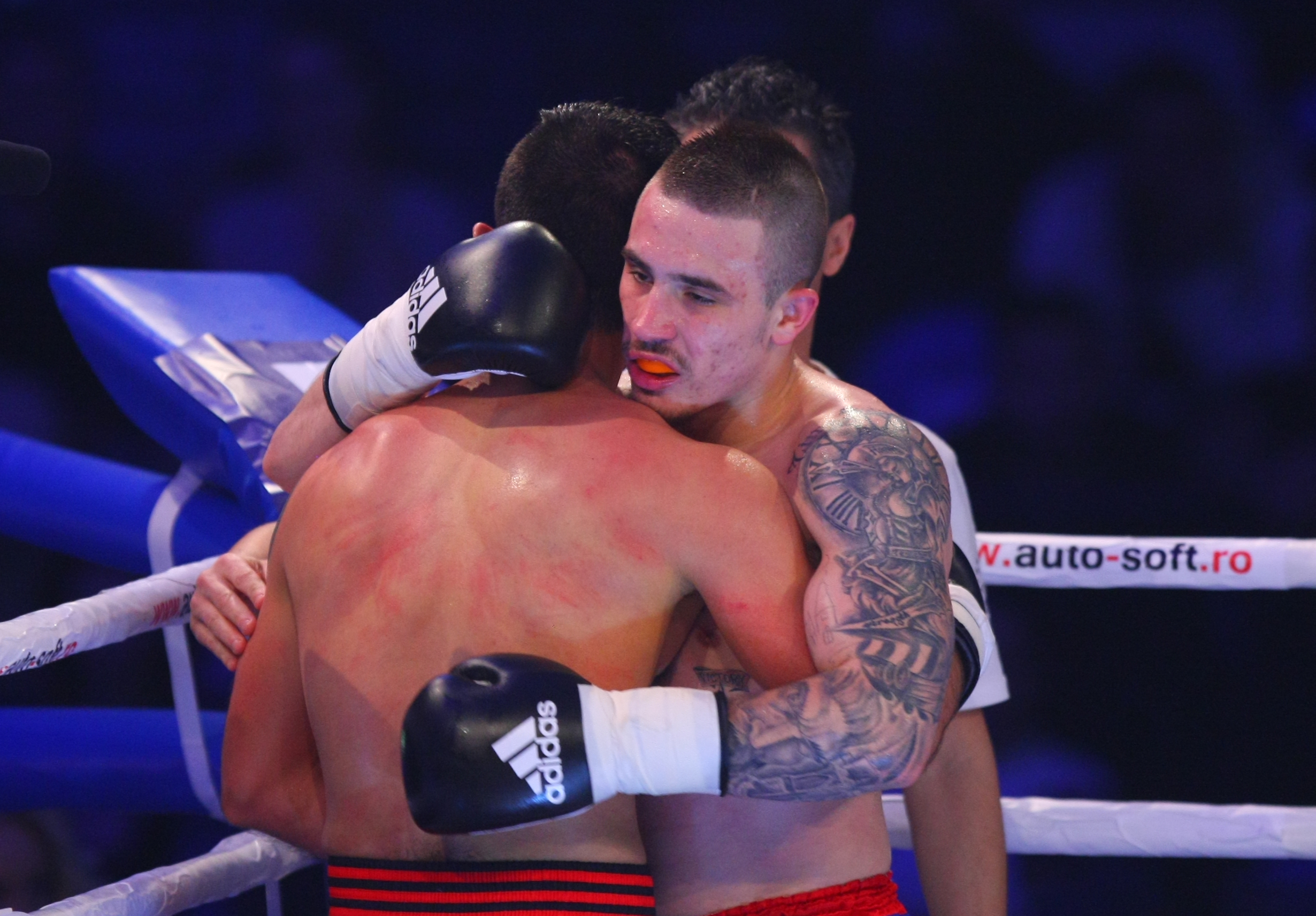 Meciul în urma căruia Amansio Paraschiv a devenit campion mondial Superkombat New Heroes! VIDEO& FOTO