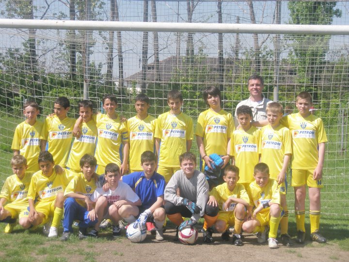 Cine este puștiul fără o bucată din brațul stâng care a debutat în Liga I și visează să ajungă la FC Barcelona