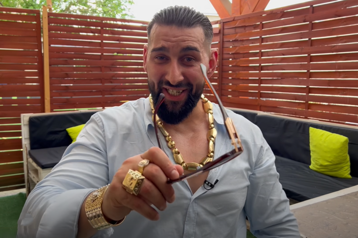 Kirabolták és összeverték Lakatos Brendont, heten támatak rá a TikTok-sztárra: videó