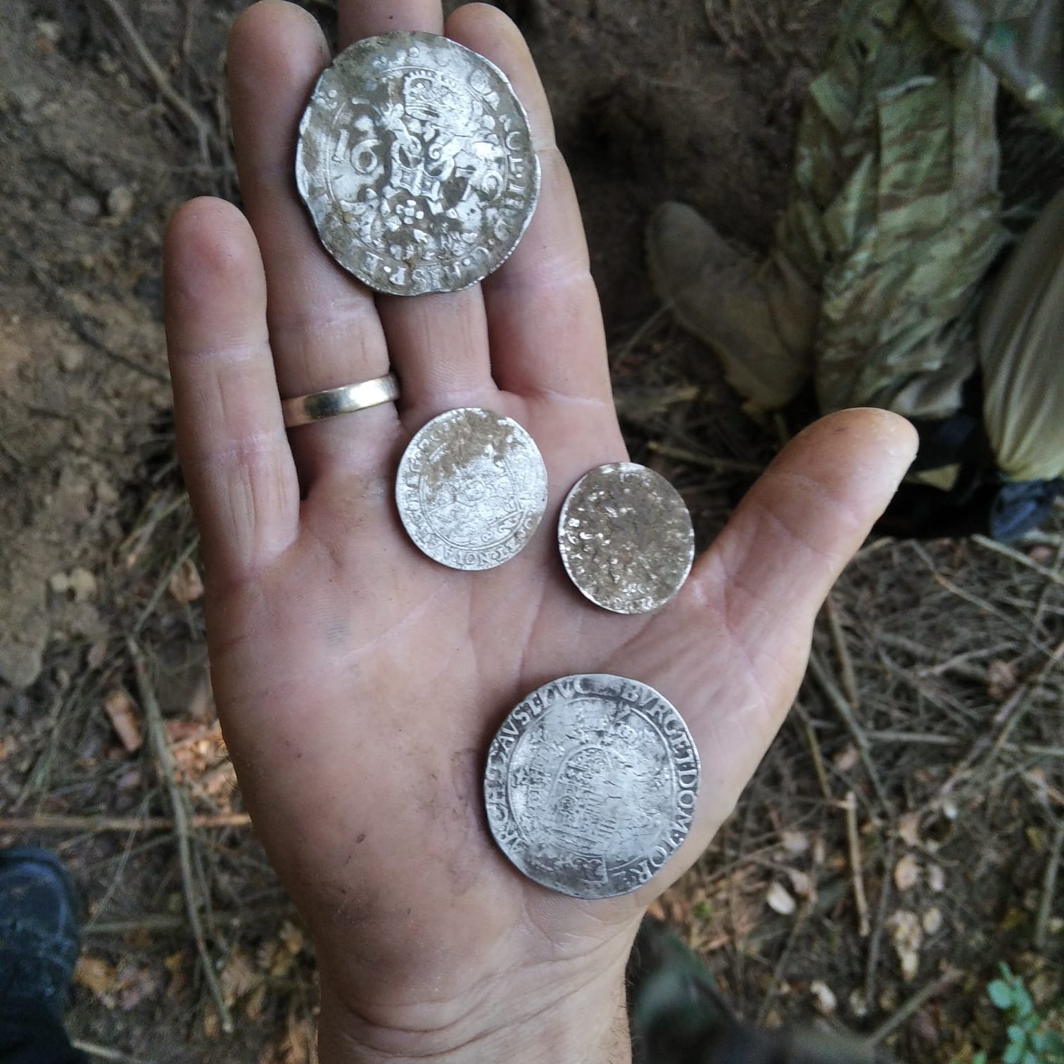 O comoară din secolul al XVIII-lea, care a aparținut unui escroc legendar, descoperită în munții Poloniei
