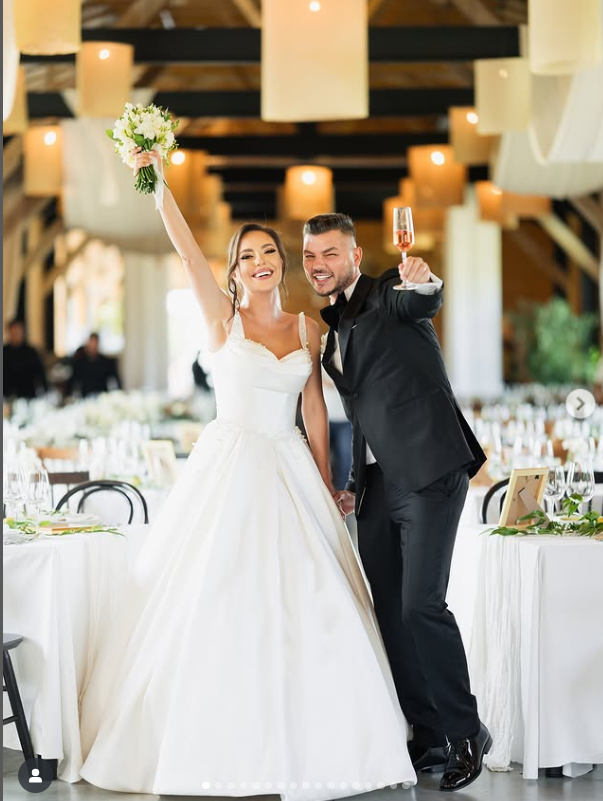 Valentin Luca și Roxana s-au căsătorit religios. Imagini de la nunta fostului finalist „Românii au talent”. „A fost cea mai frumoasă zi din viața noastră”