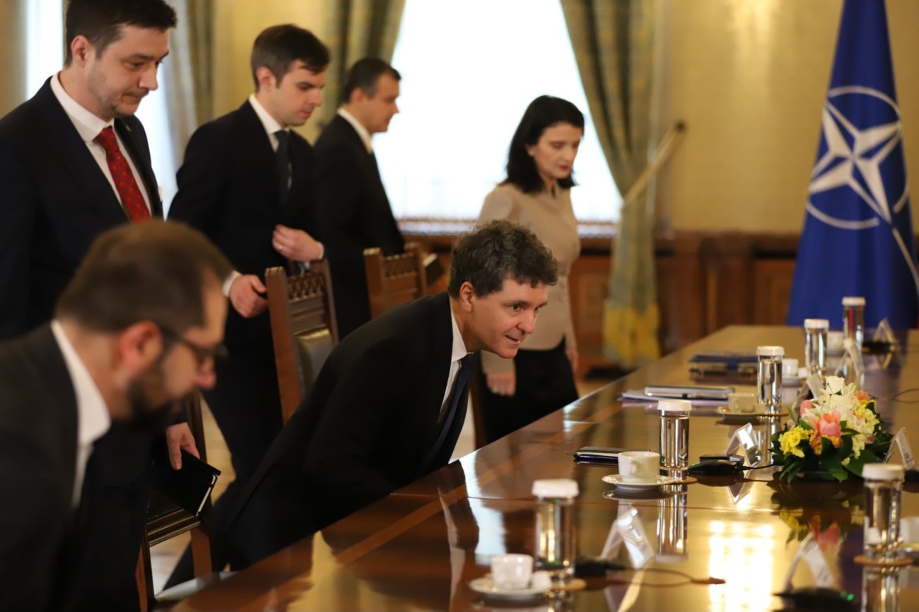 LIVE TEXT | Nicușor Dan a terminat consultările cu partidele din coaliție. PSD a decis retragerea miniștrilor înaintea finalului consultărilor. Nicușor Dan va face o declarație de presă