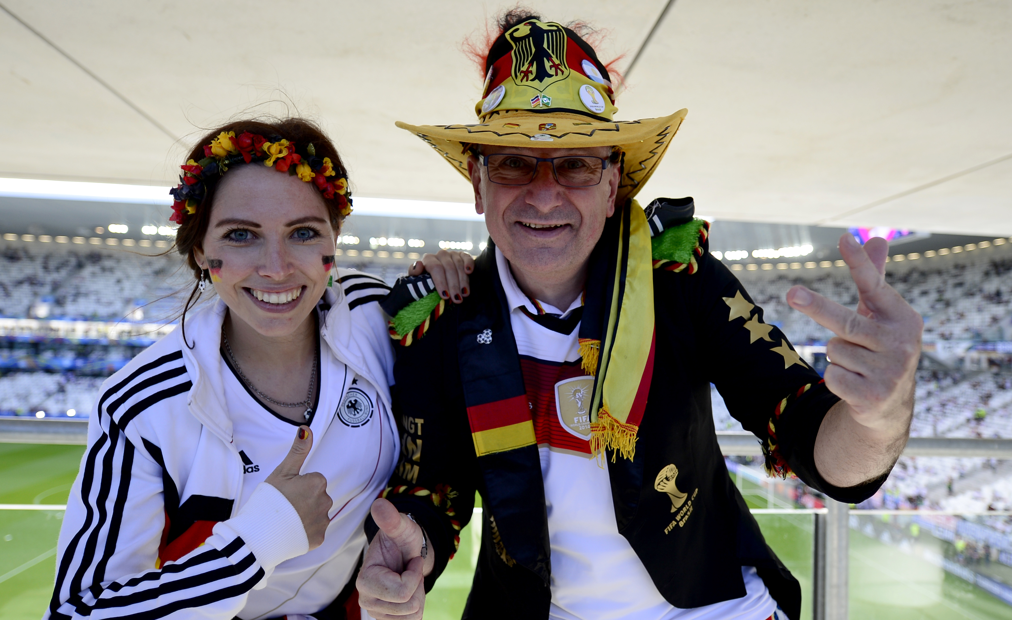 Euro 2016, sferturi. Spectacol în tribune la supermeciul Germania - Italia. Soțiile jucătorilor s-au amestecat printre fani / GALERIE FOTO