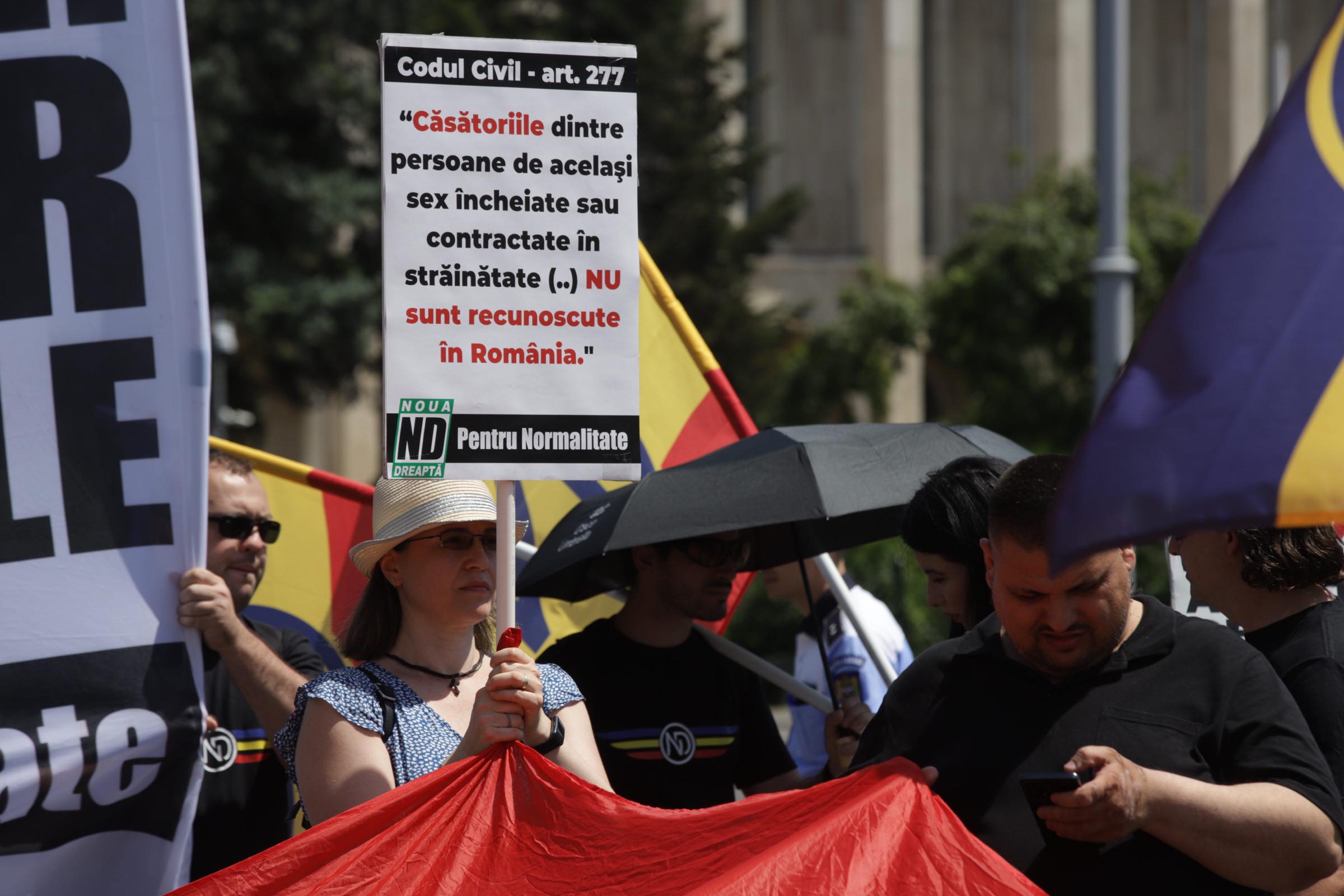 Aproape 25.000 de oameni au participat la Bucharest Pride, la câteva ore după ce 150 de persoane au luat parte la „Marșul normalității”