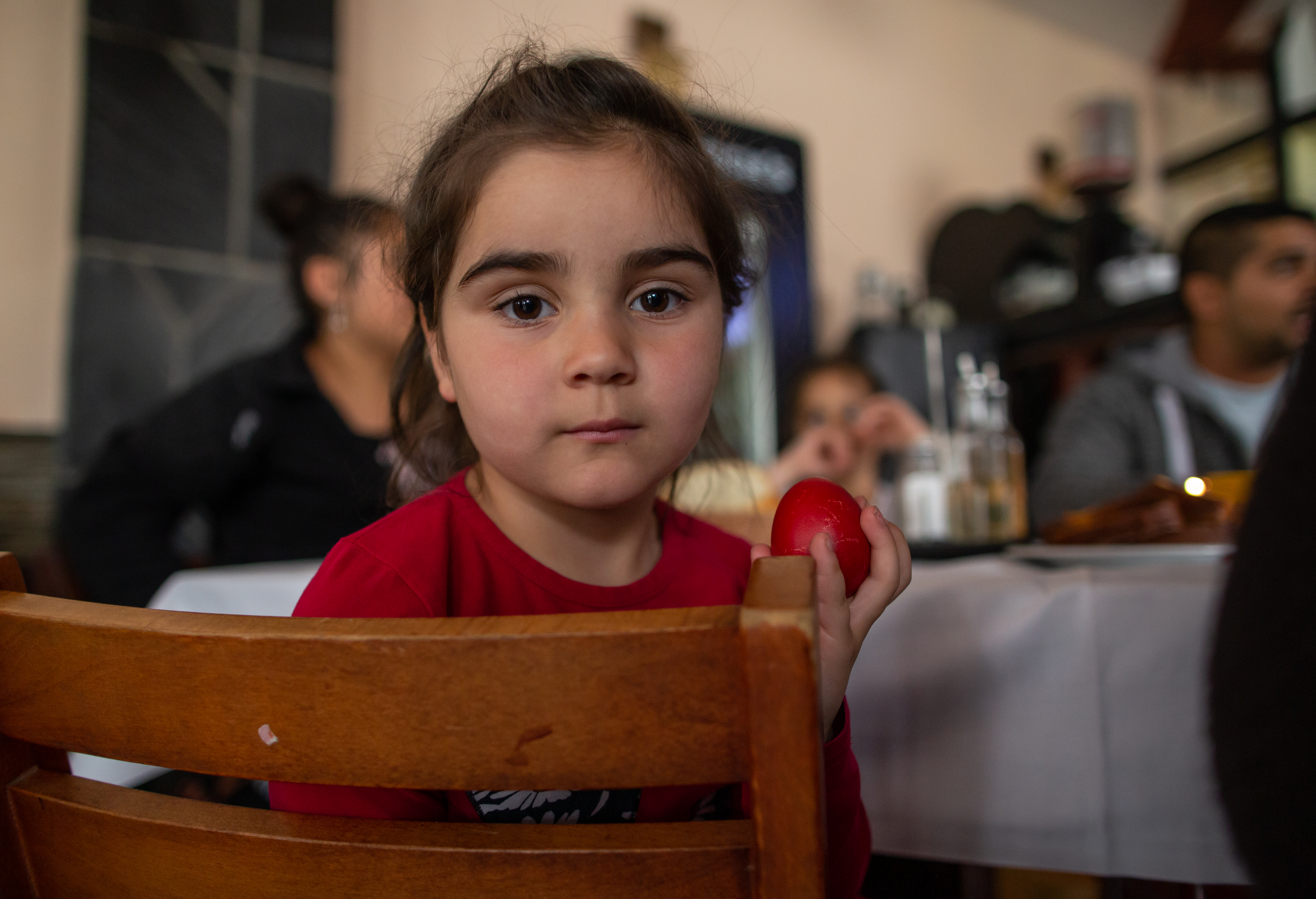 Cum au ajuns tatăl și fiica să fie colegi în clasa a VI-a și înțelepciunea romilor învățați cu discriminarea