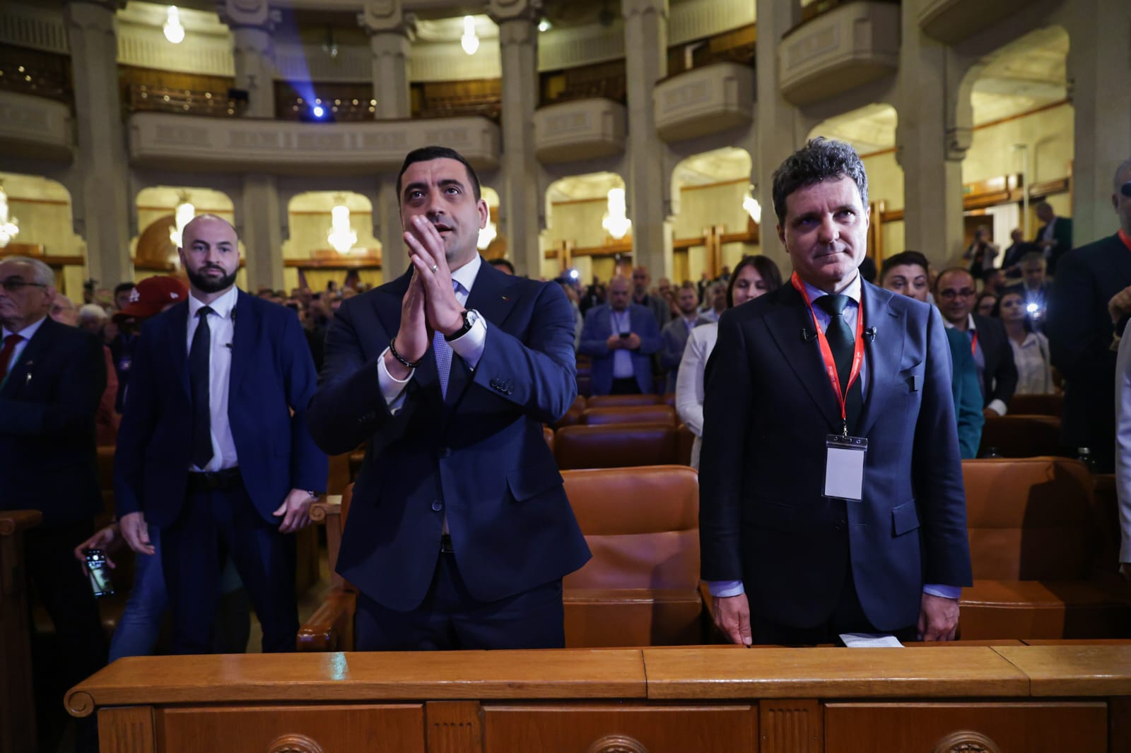 Nicușor Dan vs George Simion. Ce au spus la prima confruntare înaintea turului 2 al alegerilor prezidențiale, la Congresul BNS