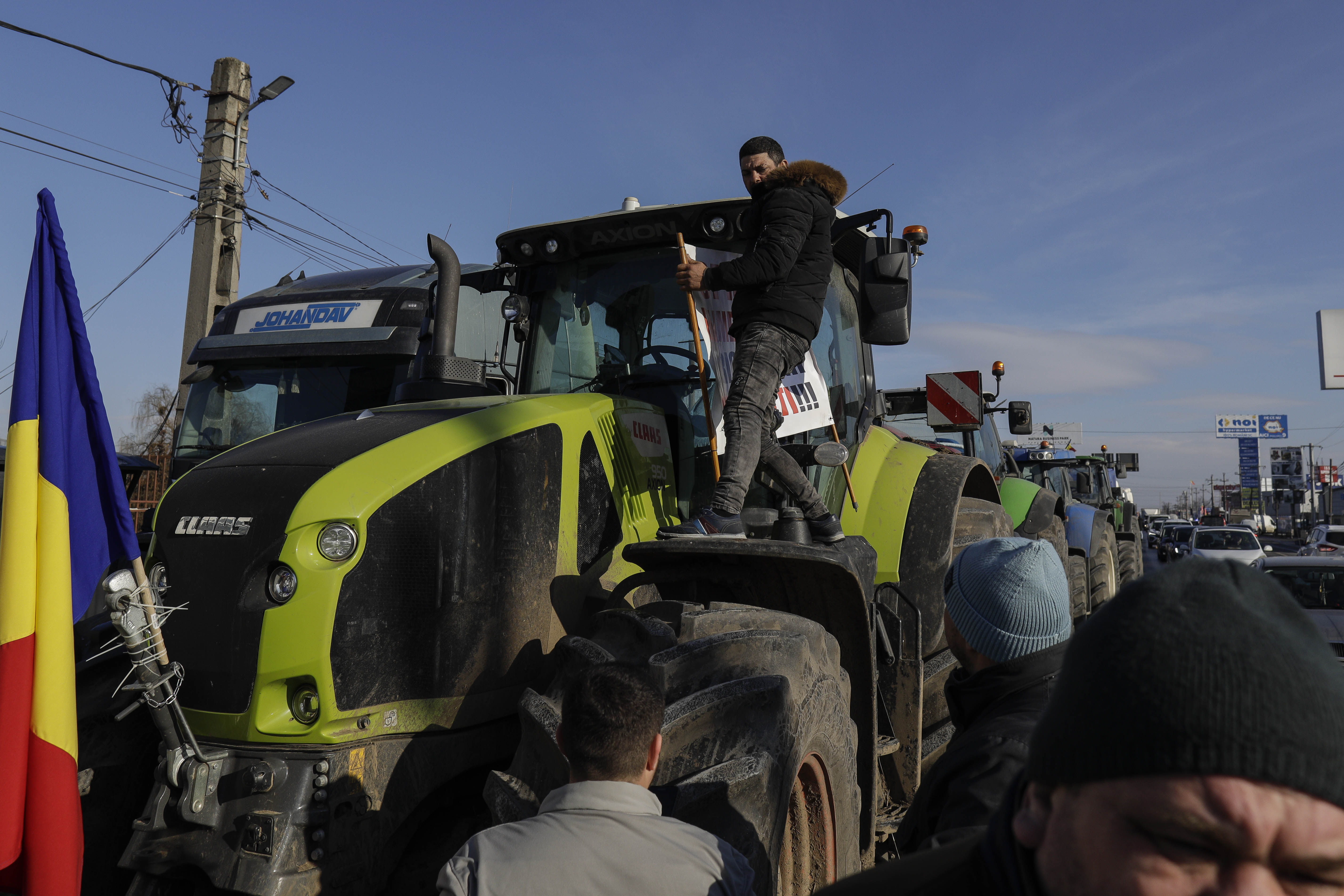 Protestul fermierilor și transportatorilor: 3 ore de discuții la Ministerul Agriculturii, 4 ore - la Transporturi, incidente la Constanța și trafic îngreunat în mai multe zone