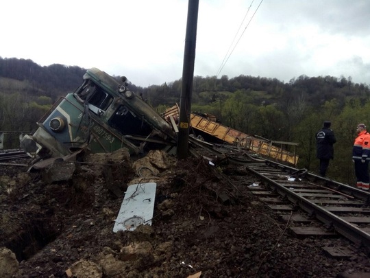 UPDATE. Circulația feroviară între stațiile Bănița și Merișor a fost redeschisă