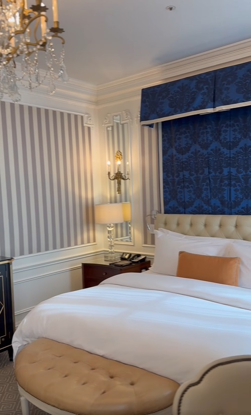 Cum arată camera de hotel în care a stat Andreea Marin în New York. Prețul pentru o noapte de cazare în locația de cinci stele nu e mic