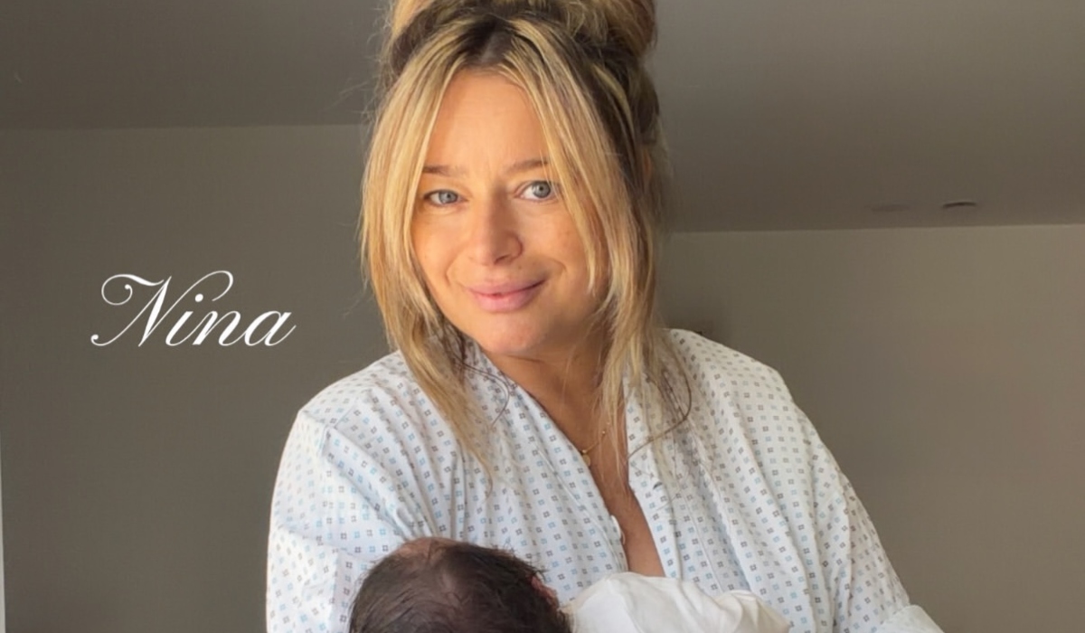 Imagine emoționantă cu Laura Cosoi și Nina, cea de-a cincea fetiță a vedetei. Familia se pregătește de botez. „Iubire”