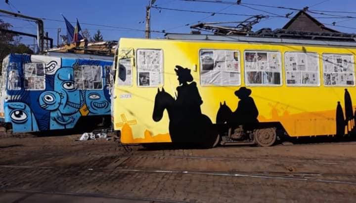 Două tramvaie pictate cu elemente culturale din Grecia, Spania, Suedia și România circulă prin București