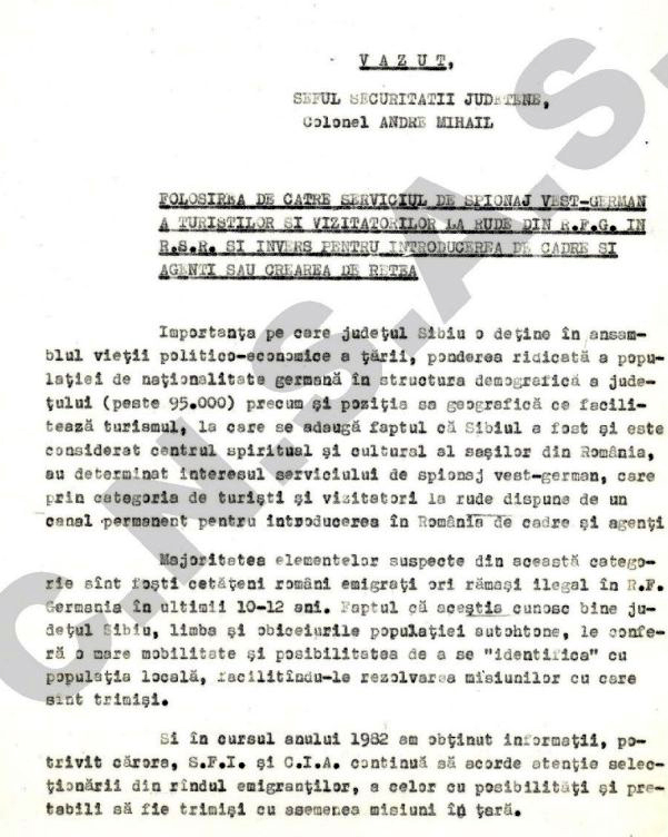 Laurențiu Smaranda, fost angajat al Universității din Sibiu, declarat „ofițer al Securității”. A condus operațiunea „Universaliștii”, în care a filat timp de 15 ani un inginer suspectat de spionaj