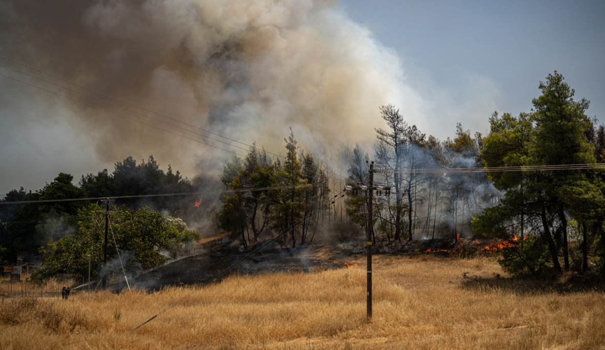 Incendii „titanice” în Grecia: 55 de noi focare au izbucnit în ultimele 24 de ore