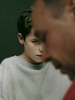 O vedetă din România se regăsește în povestea din serialul „Adolescence” de pe Netflix: „Sentimentul de a nu fi suficient” | EXCLUSIV