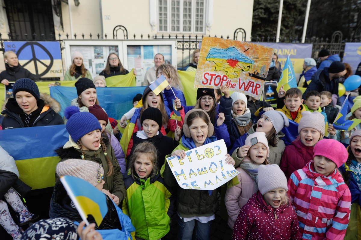 Miting de protest al refugiaților din Ucraina față de războiul declanșat de Rusia, în fața Ambasadei Kievului la București